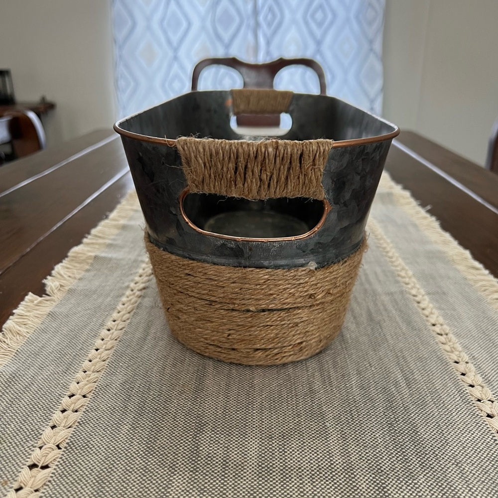 Galvanized &Rope Oval Rustic Farmhouse Container New - Picture 3 of 5